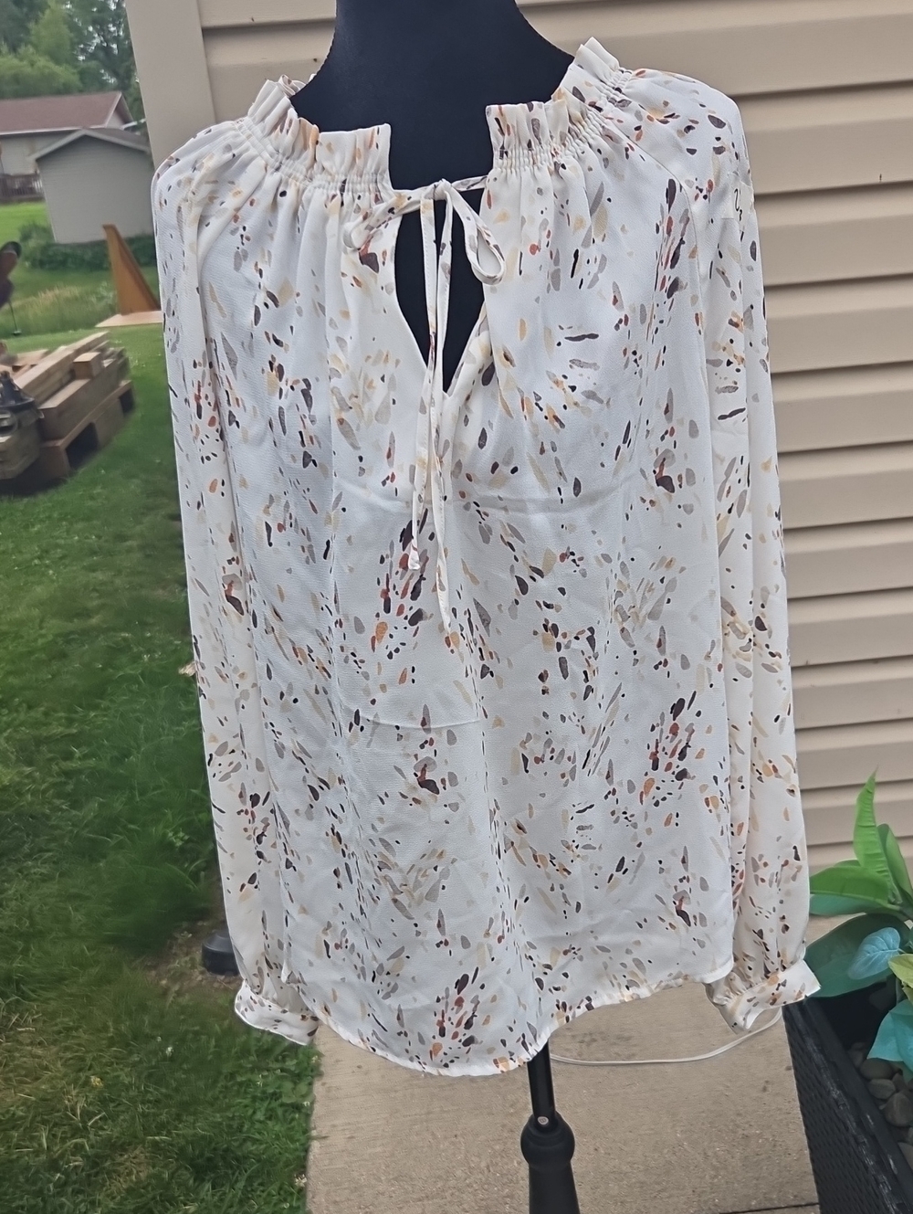 A New Day Size M Ivory Peasant Blouse with Brown & Taupe Speckle Print